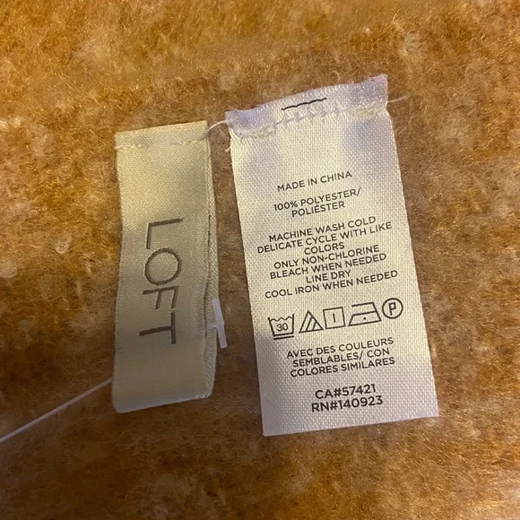 LOFT Warm Tan Fringe Scarf/ wrap NEW! - Picture 5 of 6